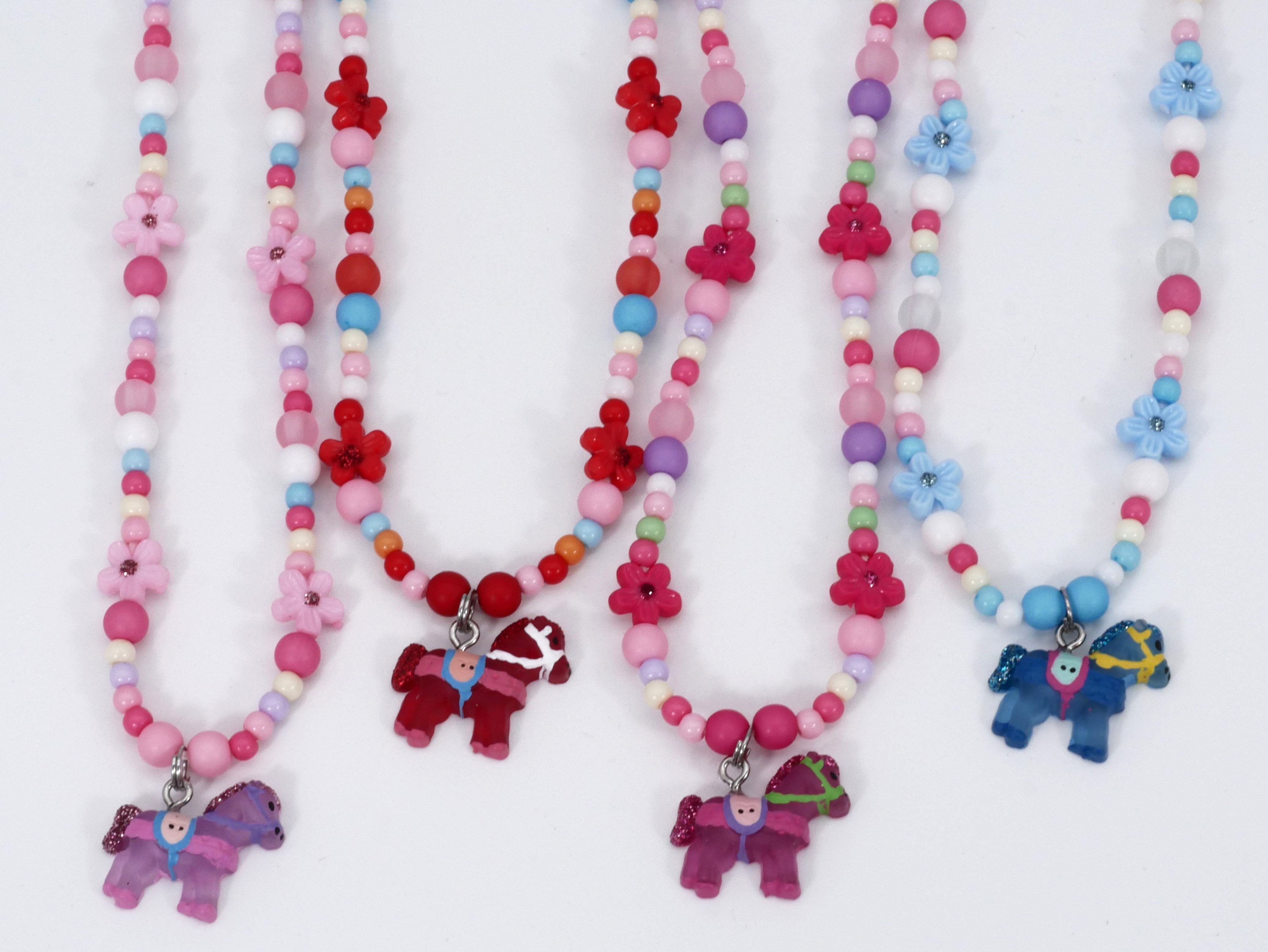 Kette Pferd mit Sattel handbemalt