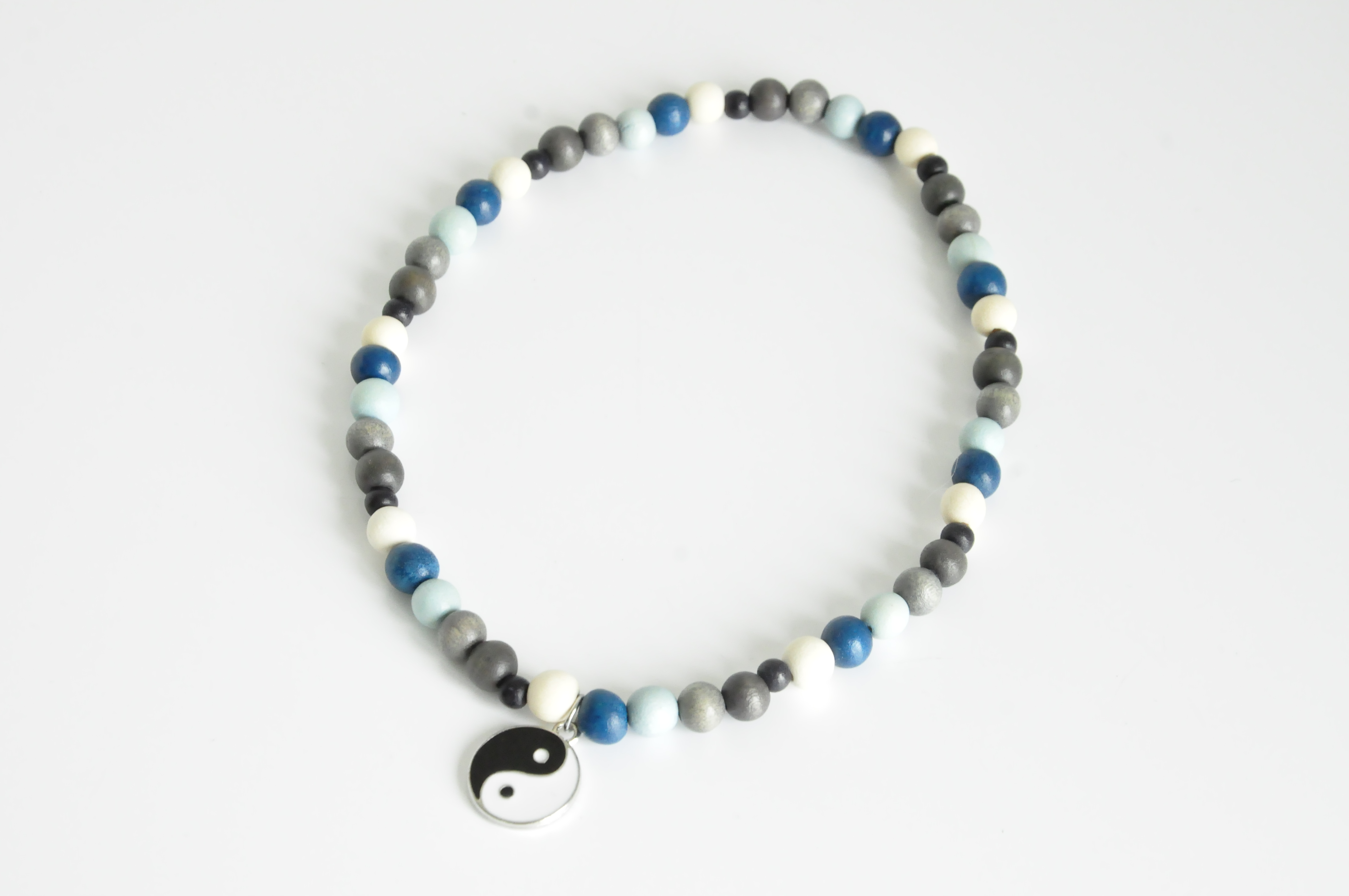 Kette Holz blau grau mit Anhänger